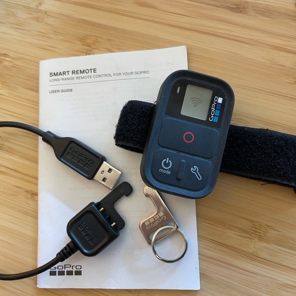 GoPro Smart WiFi Remote - Picture 1 of 4